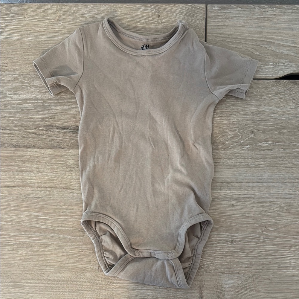 H&M Beige Kids Bodysuit SIZE 12-18 MONTHS